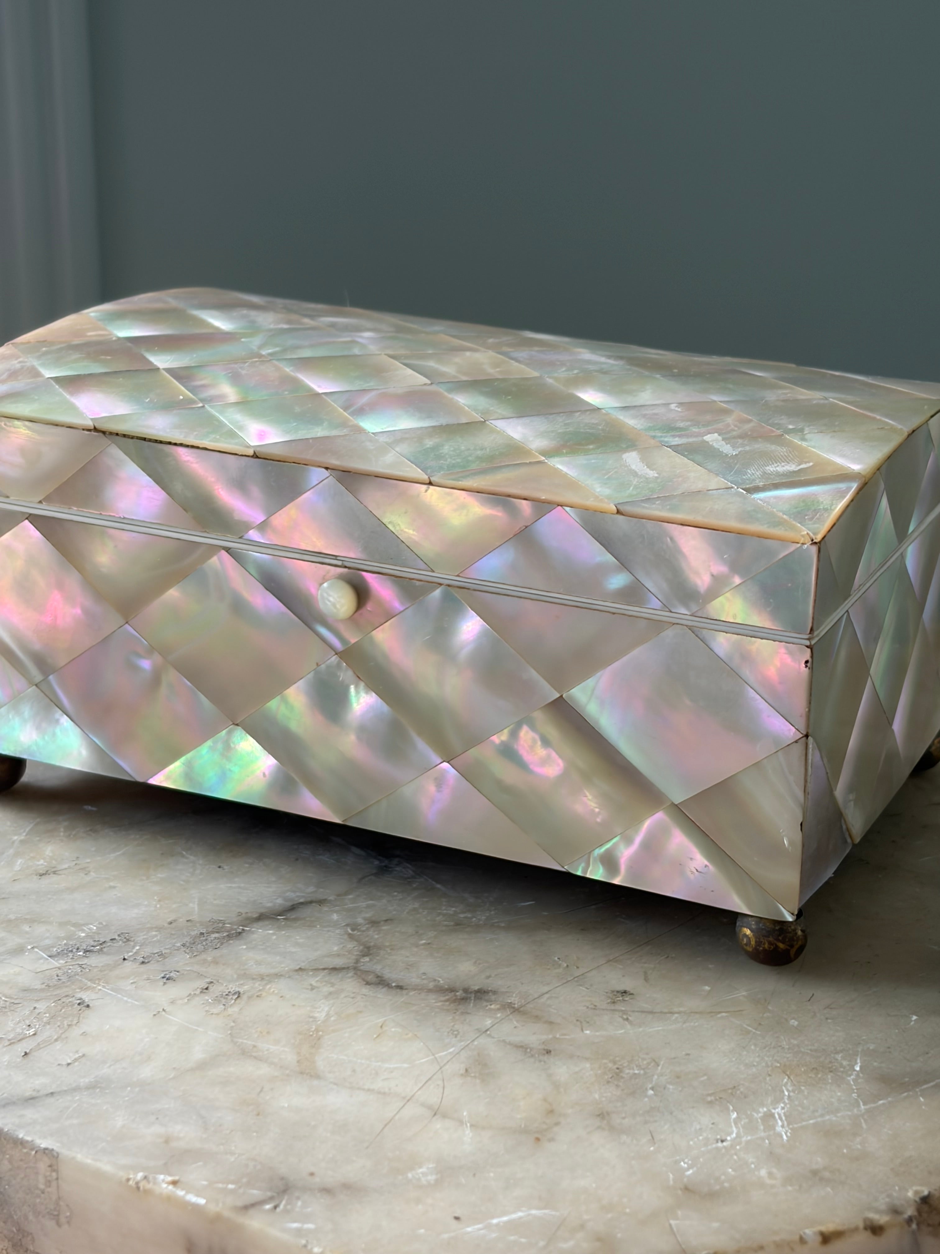 Antique French Mother-of-Pearl Box — Diamond-Quilted Nacre, Silk-Lined Interior, 19th Century