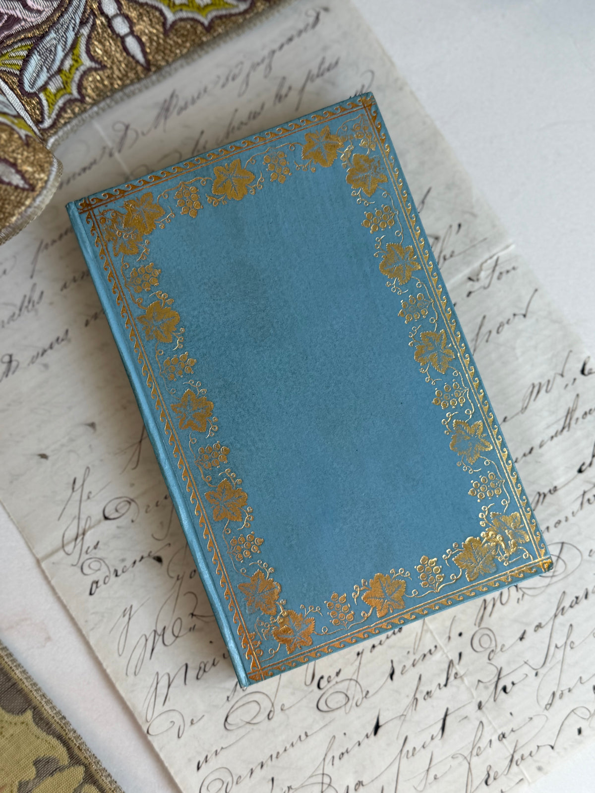 Antique French Almanach, Le Mérite des Femmes by Charles Malo, Janet, Paris, with Original Case