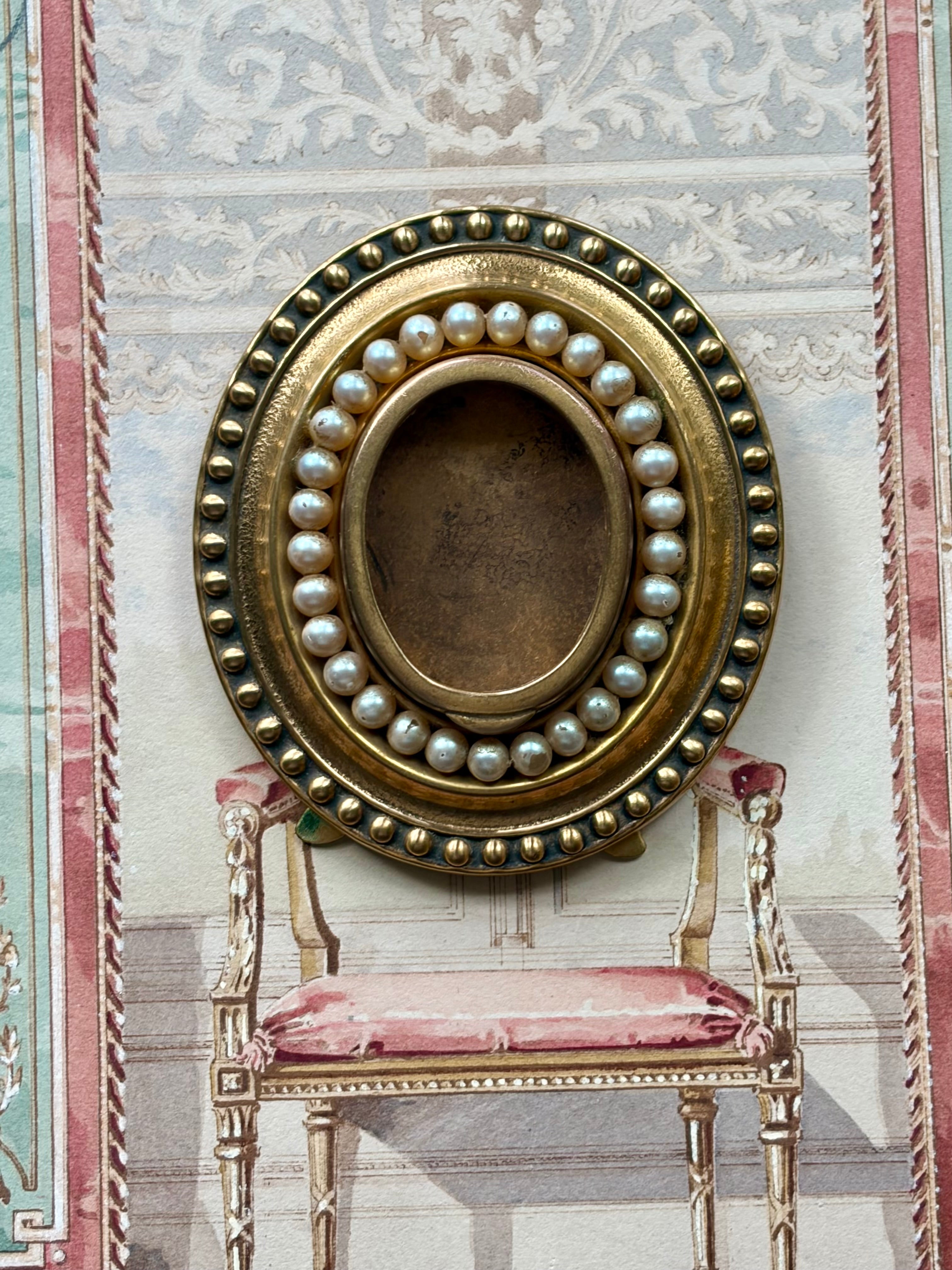 Antique Brass Oval Photo Frame with Pearl Border