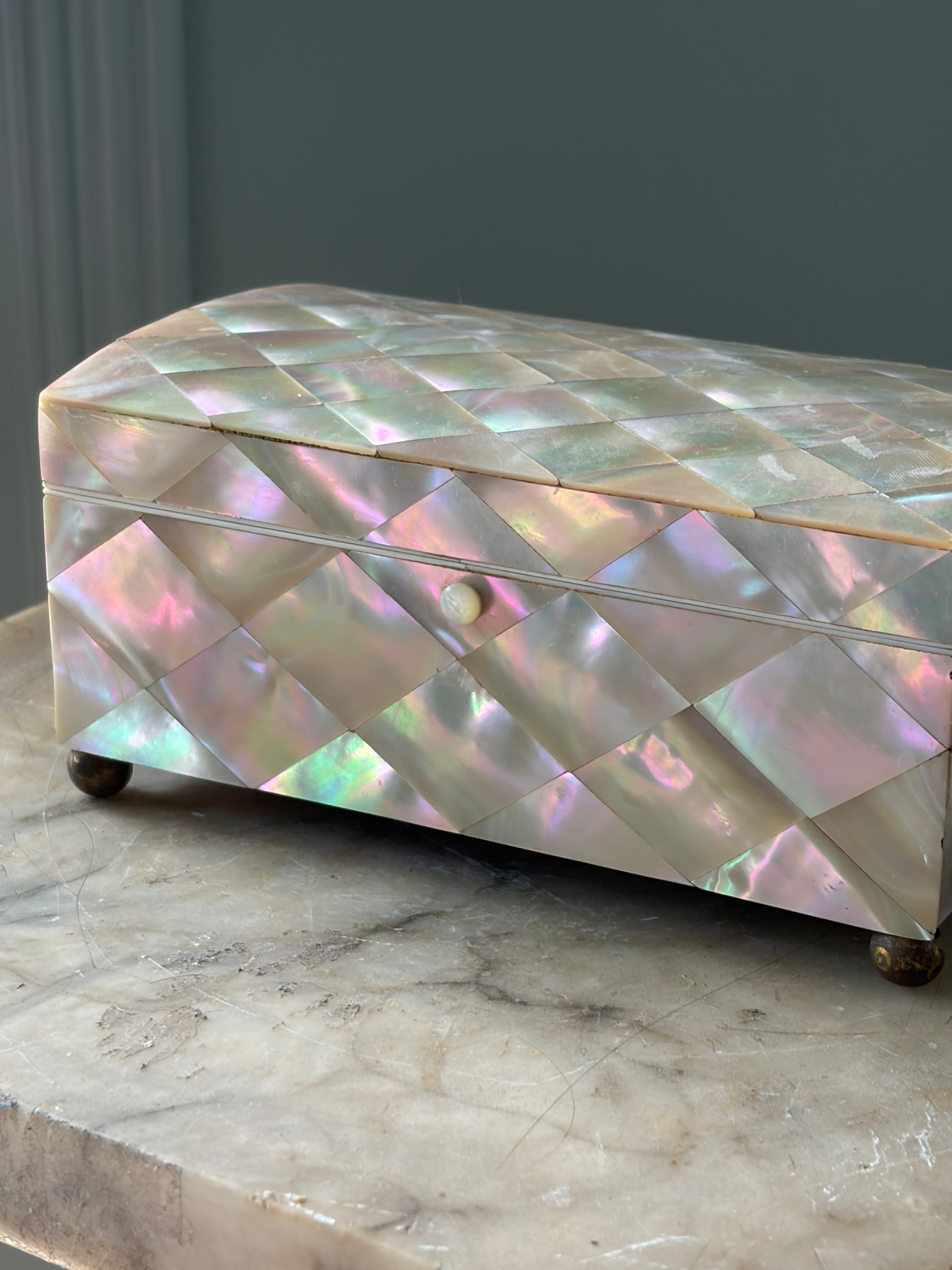 Antique French Mother-of-Pearl Box — Diamond-Quilted Nacre, Silk-Lined Interior, 19th Century