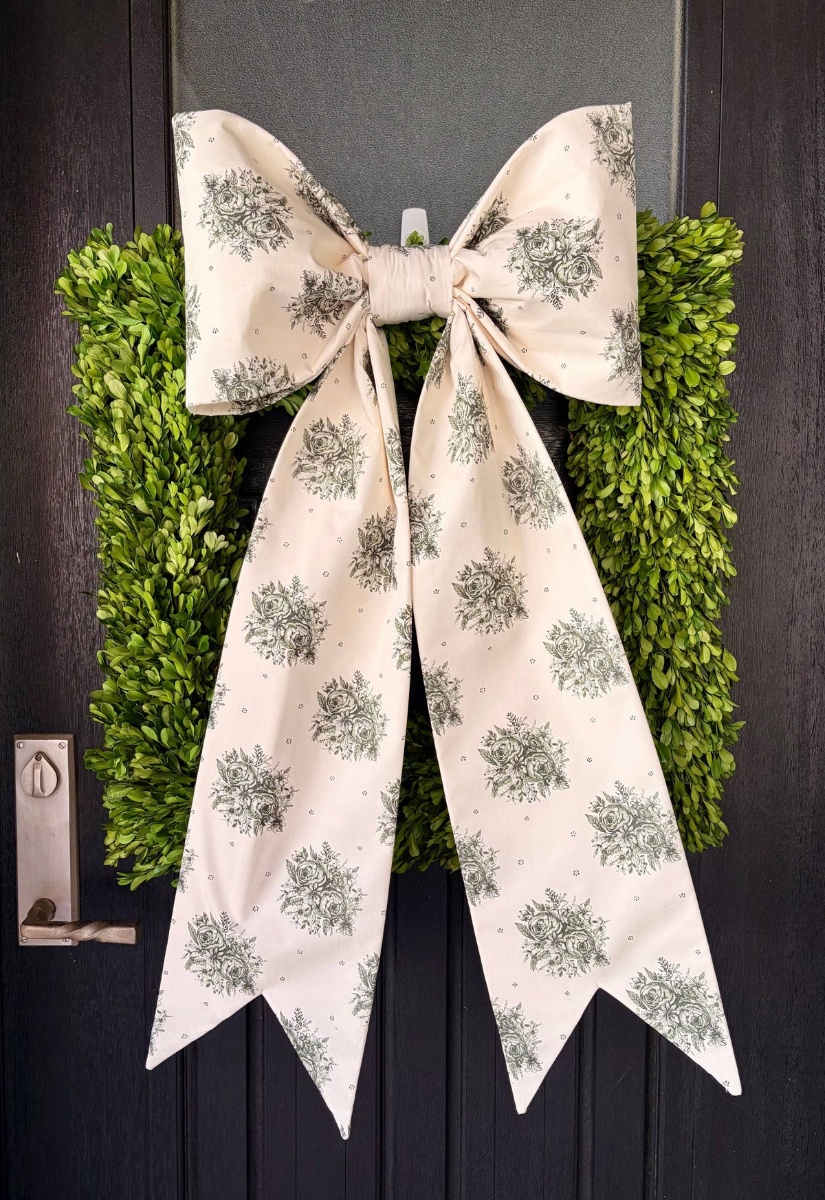 The Winter Garden Toile Bow