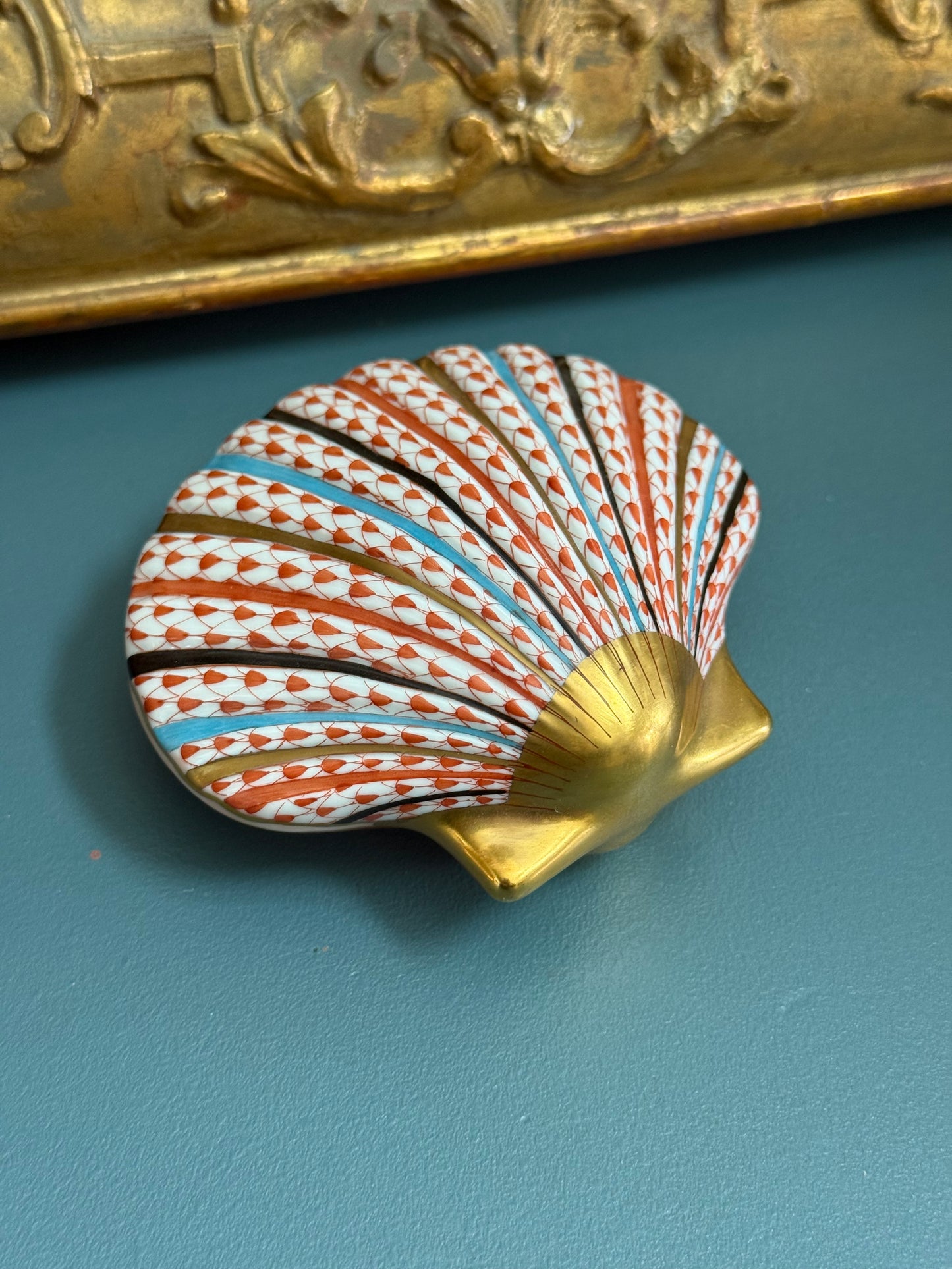 Herend Hand-Painted Porcelain Scalloped Shell