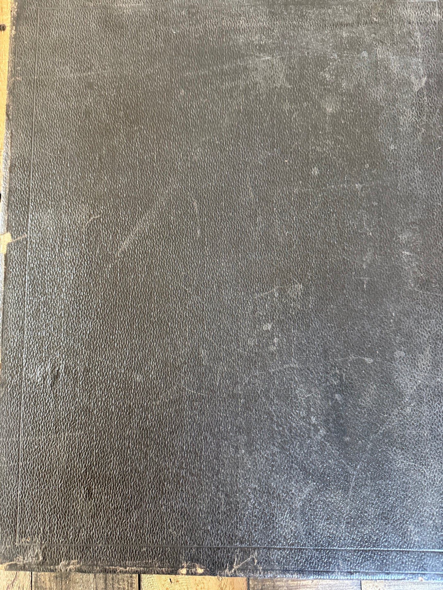 Monumental Viennese Presentation Album | Internationalen Elektrizitätsgesellschaft, 1900
