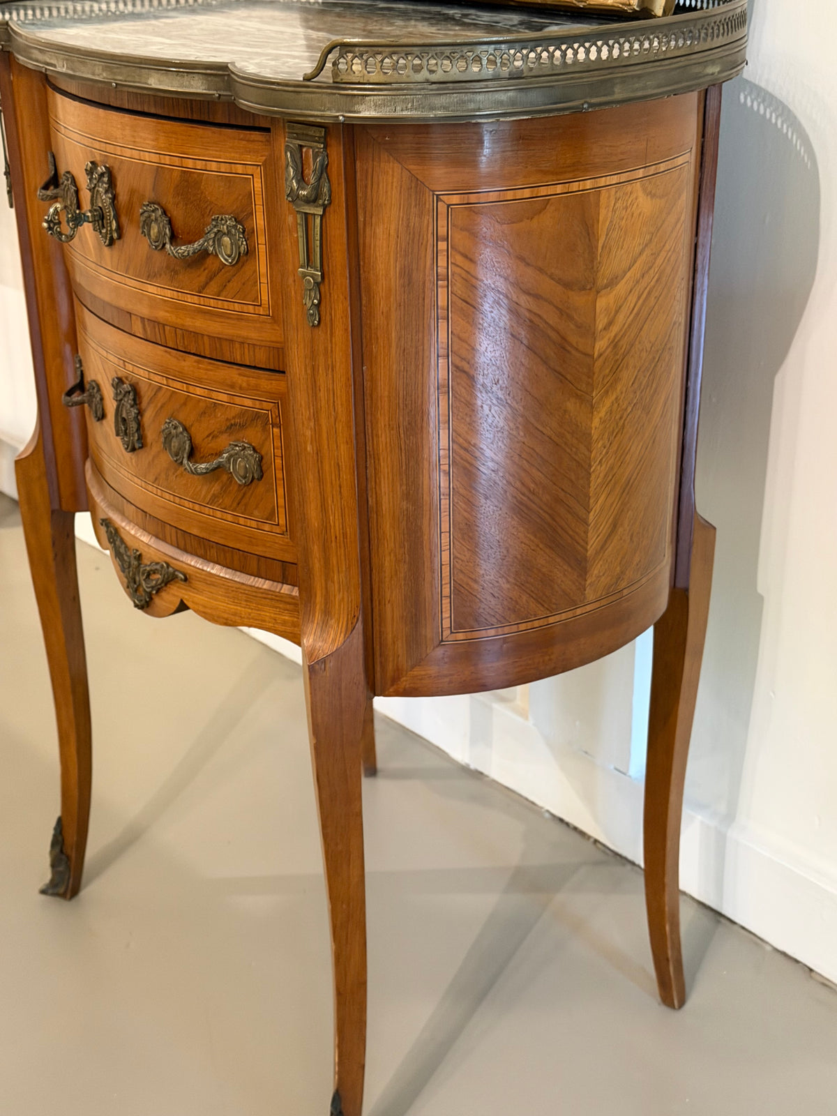 Early 20th-Century French Louis XIV Style Kidney Commode
