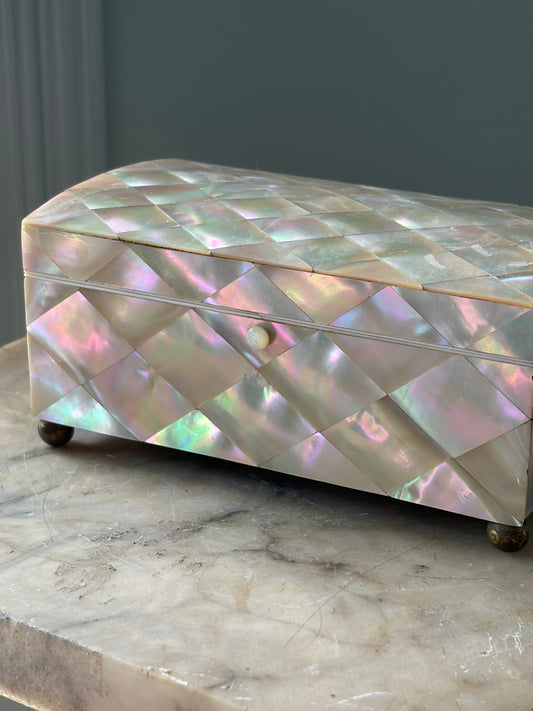 Antique French Mother-of-Pearl Box — Diamond-Quilted Nacre, Silk-Lined Interior, 19th Century